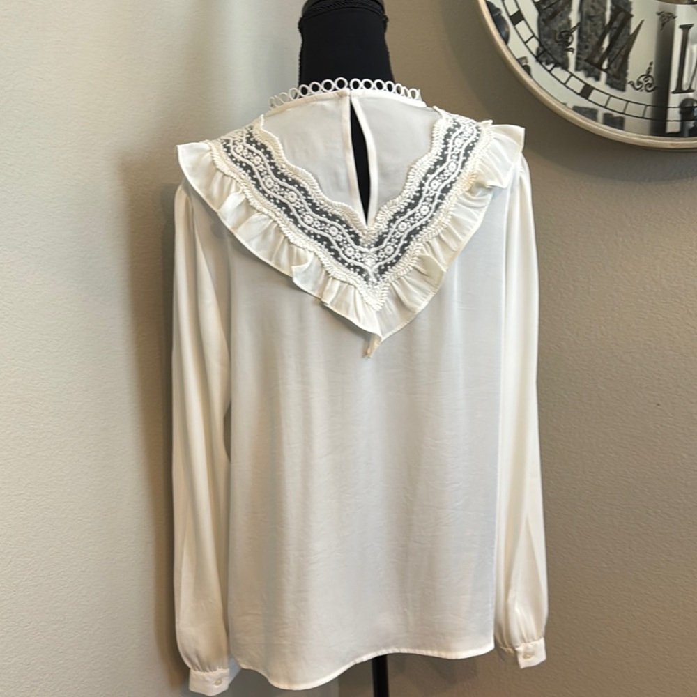 Express Cream Ruffle Lace Blouse - Picture 3 of 3